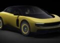 Ferrari Luce amarelo, primeiro elétrico da marca italiana, em fundo escuro com linhas futuristas e emblema do Cavallino Rampante