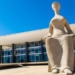 Estátua da Justiça diante do Supremo Tribunal Federal em Brasília.