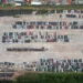Pátio com carros e motos disponíveis em leilão do Detran-SP.