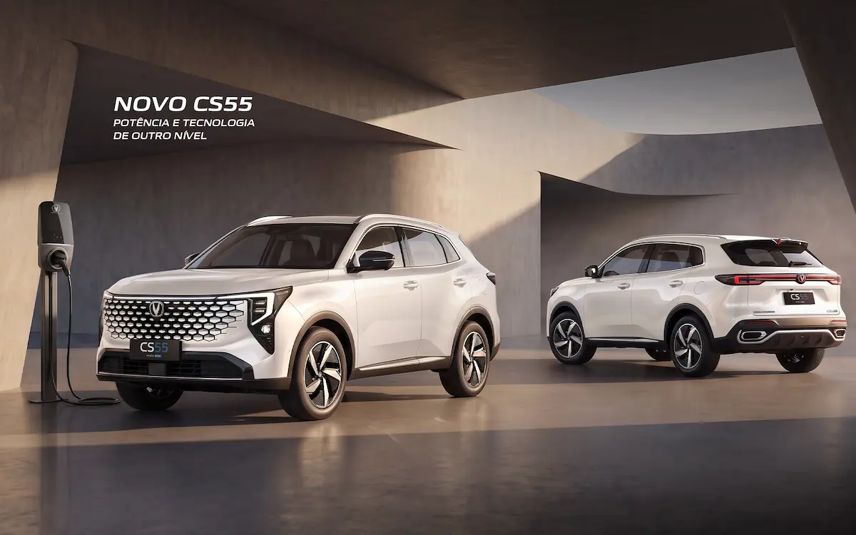SUV Caoa Changan CS55 híbrido plug-in apresentado em diferentes ângulos.
