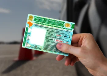 CNH em destaque para ilustrar nova regra de peso para veículos elétricos e híbridos.